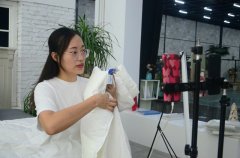 服務(wù)“夜”態(tài)，創(chuàng)造商機(jī)！英儂魏經(jīng)理如是說